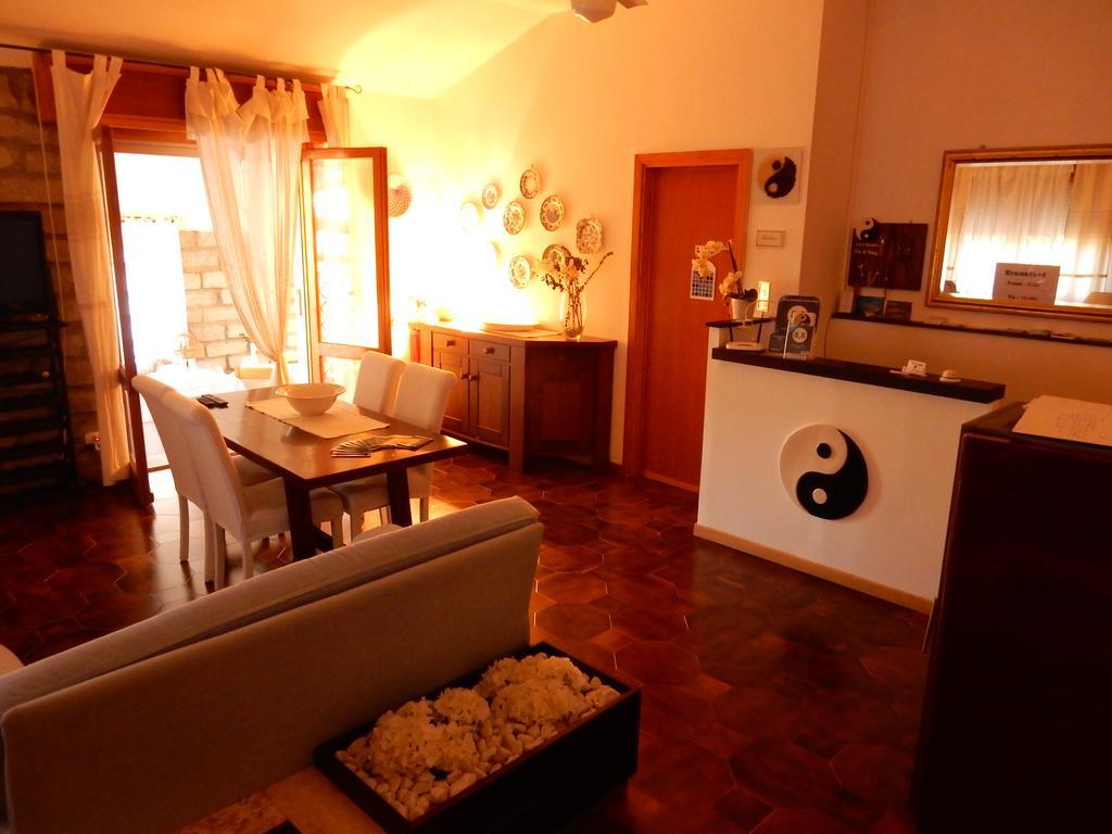 Bed & Breakfast Yin & Yang San Pantaleo Luaran gambar