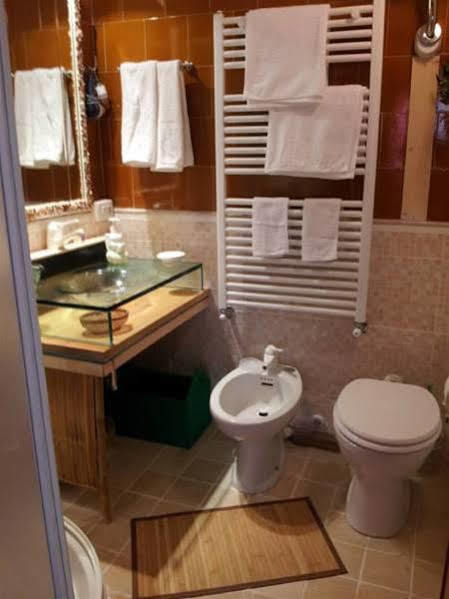 Bed & Breakfast Yin & Yang San Pantaleo Luaran gambar